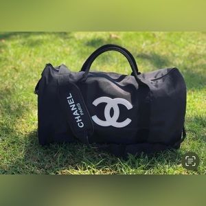 🖤 Brand New Chanel Black Logo Duffle Bag CC 🖤